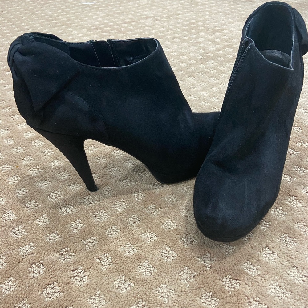 black booties